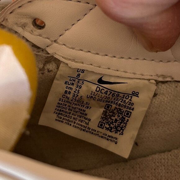 Nike Women’s Blazer Low 77’ Triple White Size 8 - Picture 10 of 10